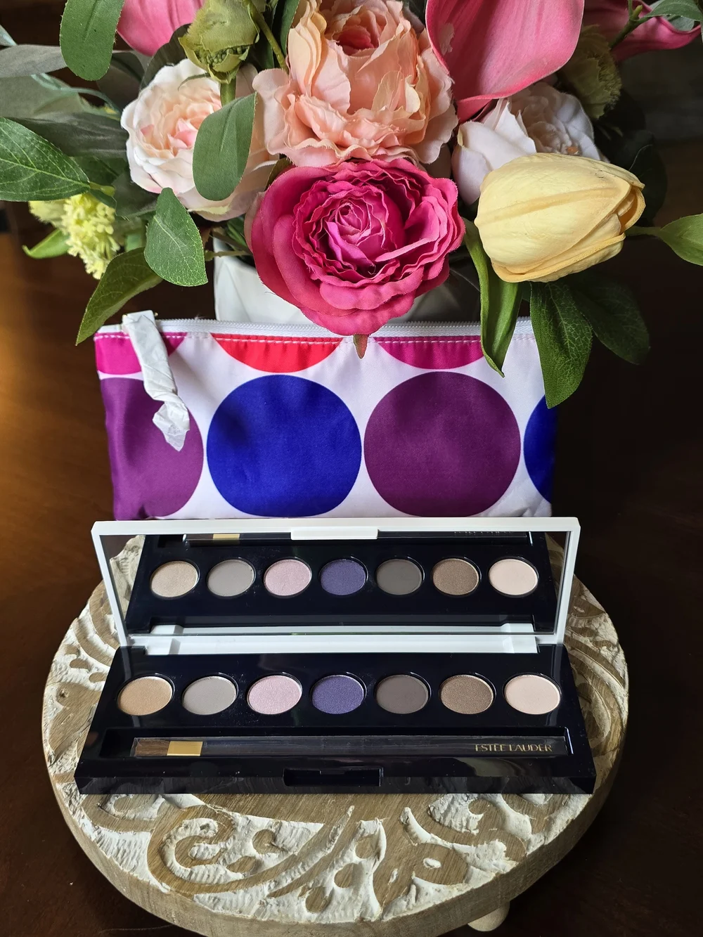 Estee Lauder Eyeshadow Palette. Includes New Matching Carry Case